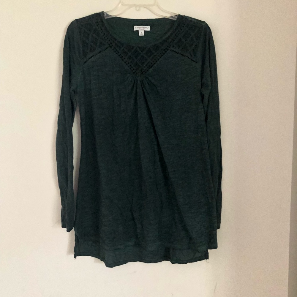 Liz Lange green shirt, NWOT